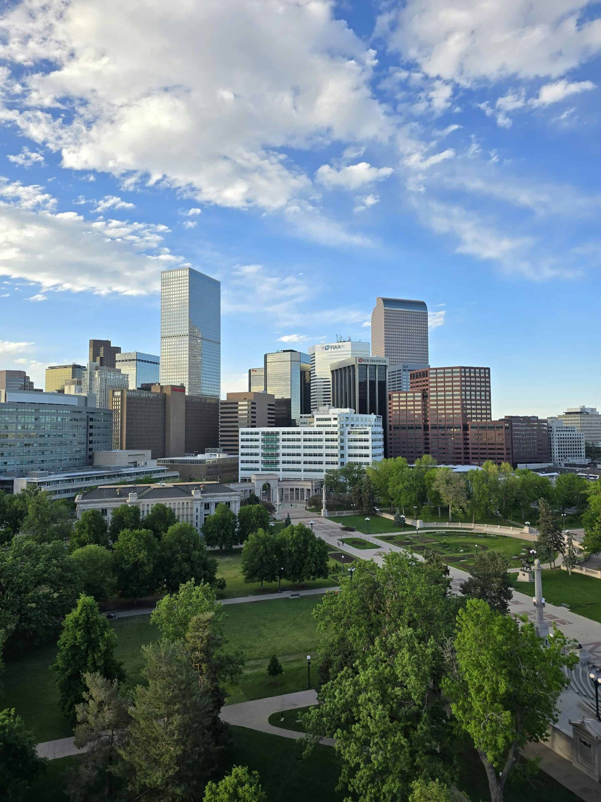 Denver, CO skyline. Skye Ross provides EMDR therapy for high-achieving Coloradans.
